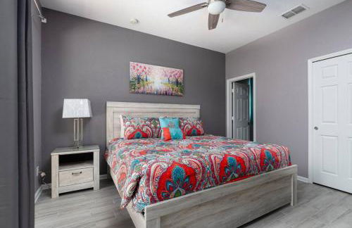 Spacious 4BR Home Themed Rooms, Pool, Near Disney - Foto 17