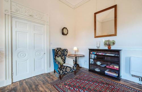 Artist's Studio - Photo 17