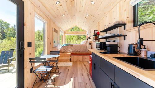 Aurora Nook-Cabin with Shower & Queen Bed - Foto 5