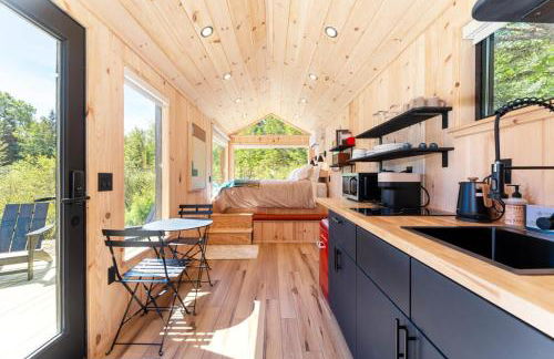 Aurora Nook-Cabin with Shower & Queen Bed - Foto 5