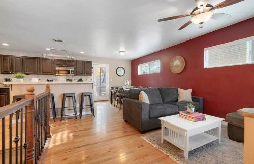 Arvada home w hot tub & BBQ - Photo 6