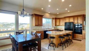 Luxury home w a View- biking and hiking near - Foto 3