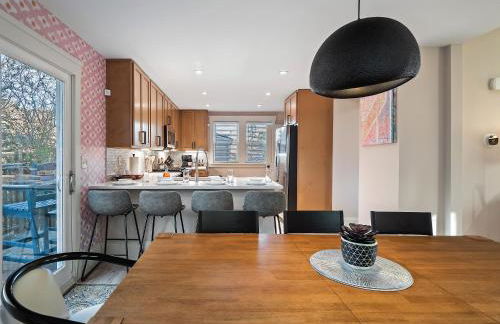 Cleveland Escape - Hot Tub - Karaoke Machine - Sleeps 12 - Foto 46