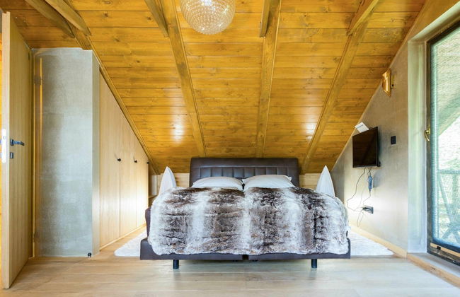 Amazing Chalet with Private Garden, Hot Tub, Sauna, Great Location by the River - Foto 3