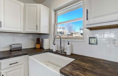 Wild Rose Family Retreat with BBQ & Fire Pit - Foto 11