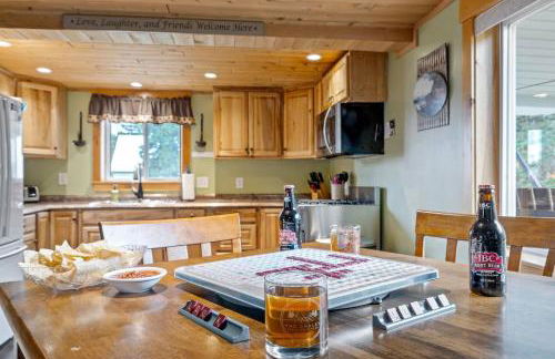 The Chalet - Spacious 7 bedroom near Sugarloaf, on Snowmobile and UTV trails, Hiking, Golf and Flagstaff Lake across the street - Foto 67