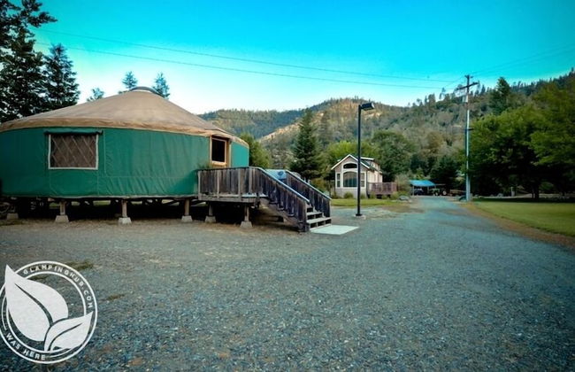 Strawhouse Resorts - Photo 19