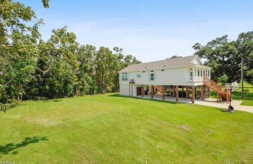 Old Town Bay St. Louis Outdoor Bar Area Game Room - Foto 36