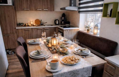 Moderne Ferienwohnung,Sauna im Haus, Parkplatz Hunde willkommen, nahe Schloss, Waldeisenbahn, Hermansbad, UNESCO Geopark, nahe polnischer Markt, Top Lage für Ausflugsziele zum Wandern oder Radfahren - Foto 52