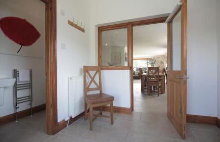 Ardeonaig Lodge with Hot Tub & Water Fronted Games room - Foto 48