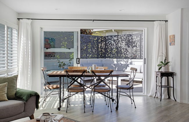 The Oasis Home with Hot Tub and Parking - Foto 10