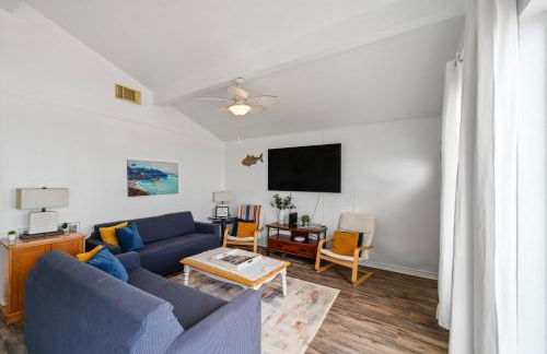 Amazing Oceanfront 2BR Home Cozy Peaceful and Kid and Pet Friendly - Photo 6