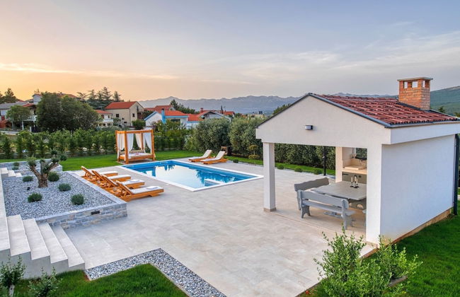 Villa With Private Pool and Garden - Foto 31