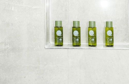 Newly Renovated Modern 4 Bed 3 Bath Apartment London - Foto 21