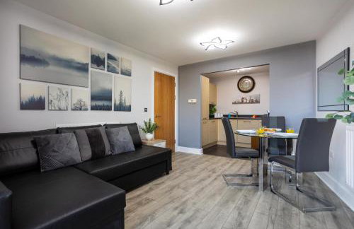 Vista Verde - Luxury City Penthouse 2BR - Sleeps up to 6 - Parking - Photo 12