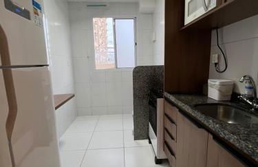 Confortável 2 quartos a 4 min da orla - Foto 2