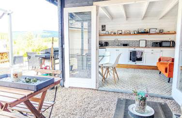 Rural Private Lodge - With Hot Tub - Outdoor Kitchen and Covered Lounge for Two - Foto 9