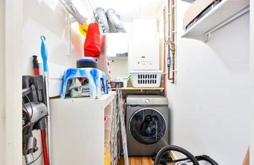 Stylish 2 bed 2 bath apt in Wembley - Foto 31