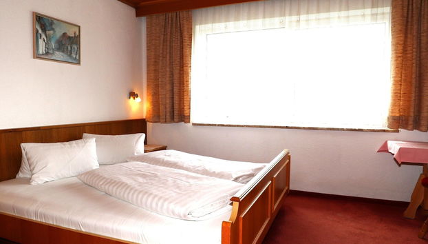 Chalet in Kappl Near Ski Lift & Erlebnispark - Foto 3, Habitación