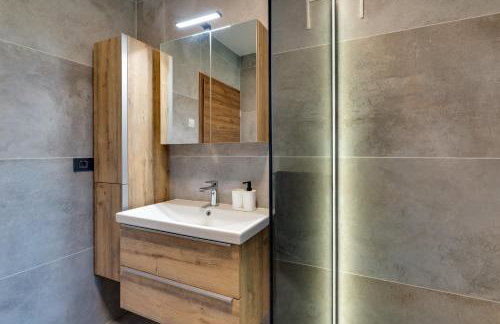 Villa Lavanda -semi-detached villa with a pool and a panoramic view, close to a sandy beach- by TRAVELER tourist agency Krk - Foto 34