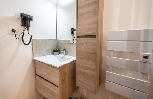 DOWNTOWN COCOON - CENTRE VILLE - WiFi - NETFLIX - Foto 12