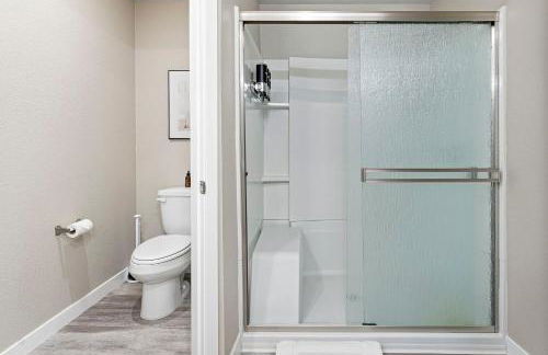 Designer Apt w Jacuzzi Walk To Casino & iMax - Foto 34