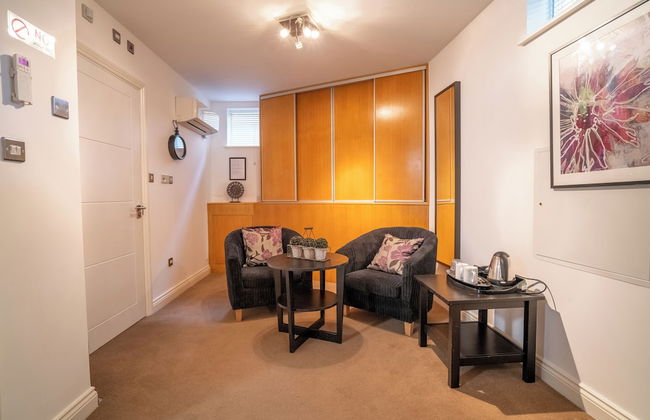 Pod Rooms - Nell Gwynn House Apartments - Photo 24