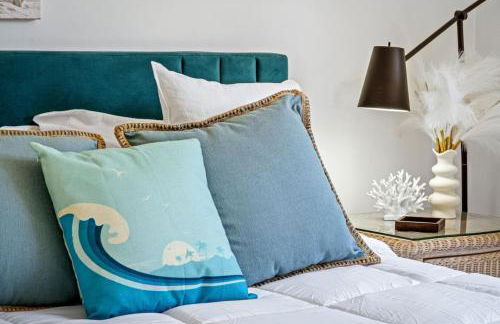 Beachside Escape Poolhouse w Game Room, Grill - Foto 36