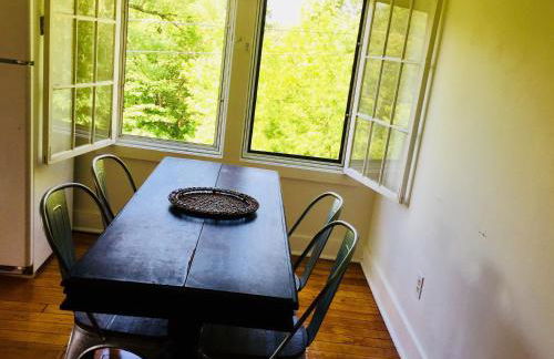 Sunny & Open 2 Bdrm - Close to Stowe Village, Shopping, Mtn Views! - Foto 6