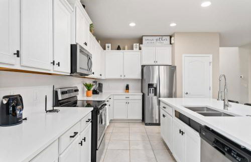 Stylish Orlando Resort Home w Private Pool - Foto 15