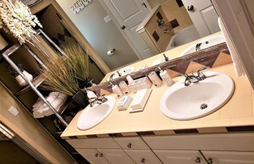 Peak Valley Manor, a Modern Farmhouse - Foto 60