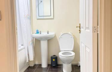 Family home close to Shrewsbury Town centre - Photo 27