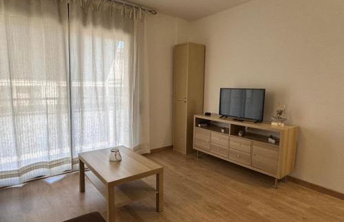 PIS AMB PARQUING AL CENTRE DE PALAMóS - Foto 2