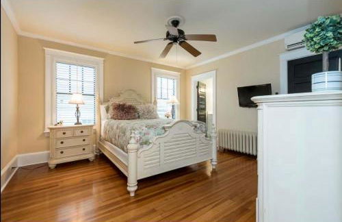 Historic Row Home 1 Block from Gate 1 at USNA - Foto 21