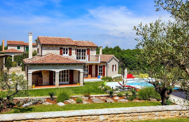 Villa in Porec With Private Pool & Garden - Foto 39