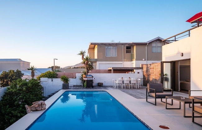 Stylish Holiday Home With Private Pool Ocean Views Jumeirah Blue - Photo 23