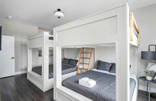 New Nashville Home - Rooftop Views - Hot Tub - Photo 19