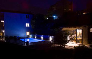 Hill Apartment with Private Pool - Foto 32