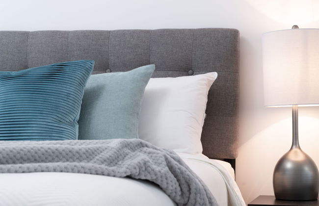 Modern Condo in Financial District - Photo 10