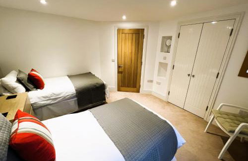 2 Shanklin Manor - Ground Floor apartment overlooking Park in Shanklin Old Village - Photo 36