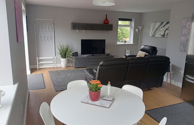 Beautiful and Secluded ,detached Garden Apartment - Foto 17