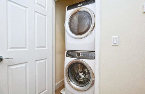 Beautiful House, Private Splash Pool, Balcony Off Master Suite, Free Wifi!!! 3 Bedroom Townhouse by RedAwning - Foto 32