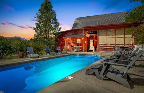 Red Barn Retreat by Carolina Mornings - Foto 1