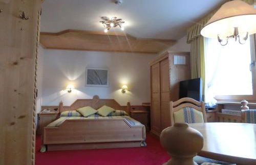 Garni Criss - Foto 21