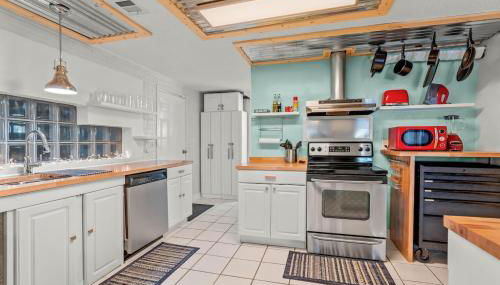 Upscale Modern Home with perfect triad location - Foto 4