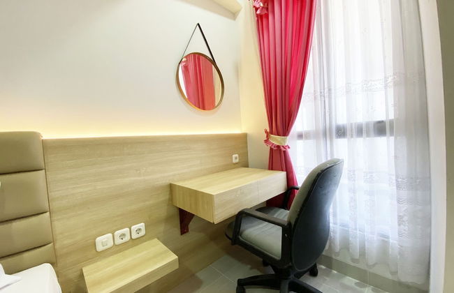 Homey And Modern Studio The Alton Apartment - Foto 2