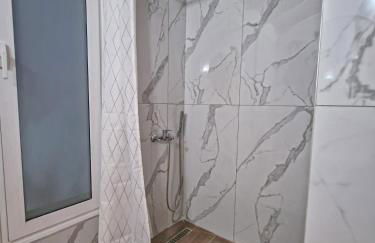 Lena's Family Home - Foto 23