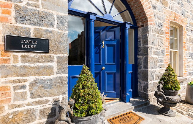 8 Bedroomed House Steeped in History - Photo 1