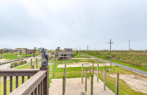 Canal-Front Coastal Getaway in Gilchrist with Deck - Foto 28