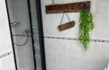 ZWITSCHERNEST Stilvolle helle Ferienwohnung Gästezimmer Monteurwohnung für 1 bis 6 Personen 3 Zimmer 60 qm - Foto 32